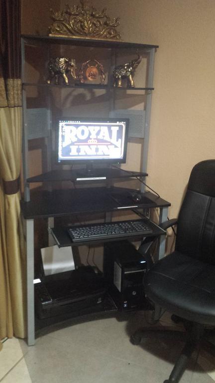 Royal Inn Pearsall מראה חיצוני תמונה
