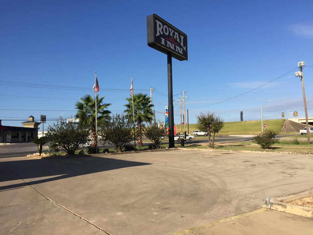 Royal Inn Pearsall מראה חיצוני תמונה