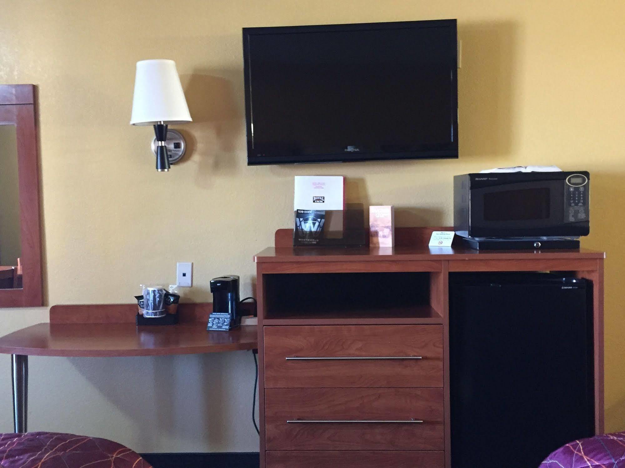 Royal Inn Pearsall מראה חיצוני תמונה